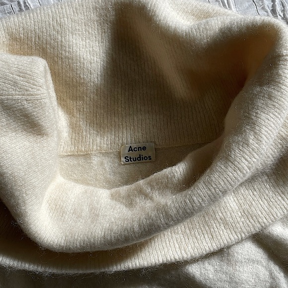 Acne Studios Daze Mohair Pearl White Wool Knit Sweater - Picture 4 of 12